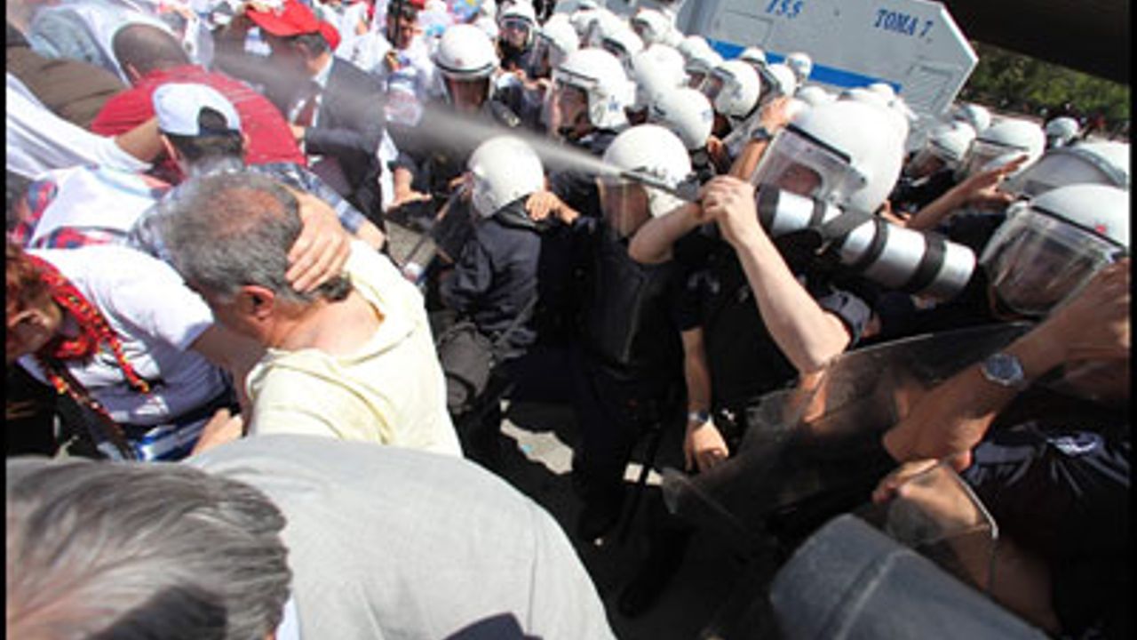 'Biber gazı doğaldır" raporu veren doktorlar: Öyle bir şey yok