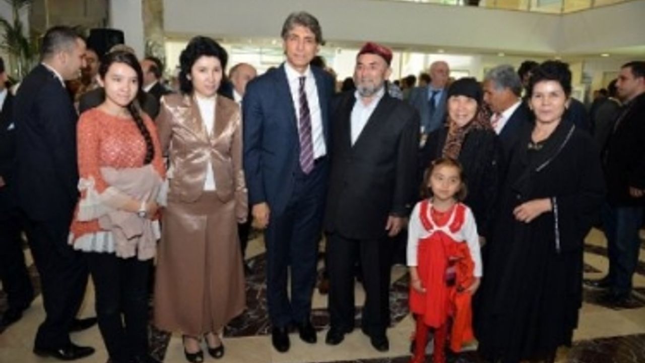 Kaptan-ı Derya Turgut Reis'in Torunlarından Başkan Demir'e Bayram Ziyareti