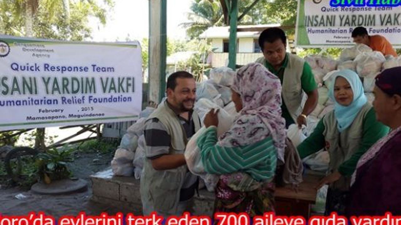 Moro’da evlerini terk eden 700 aileye gıda yardımı