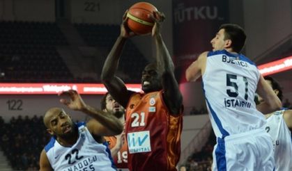 Finalin adı Anadolu Efes- Karşıyaka: 64-69