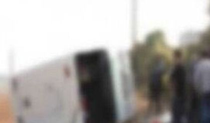 Osmaniye'de öğrenci servisi devrildi