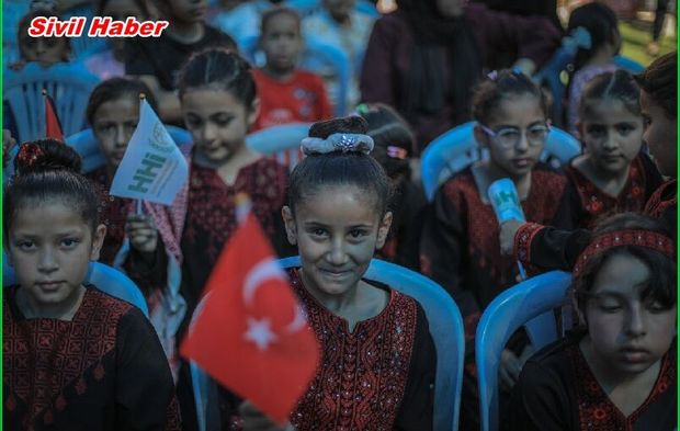 İHH Gazze’de sahra okulu açtı