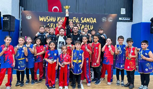 Minikler 3 Yıl Üst Üste İstanbul Şampiyonu!