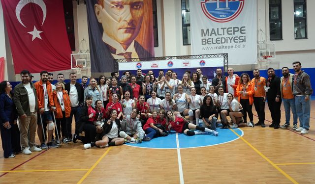 Kadınlar şiddeti “blok”ladı