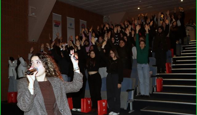 Maltepeli genç kızlara bağımlılık semineri ve hijyen eğitimi