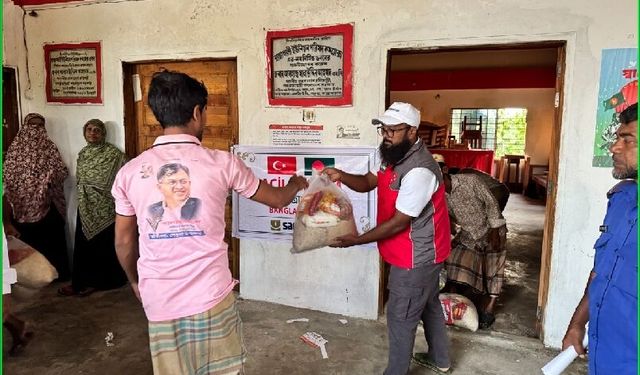 Türkiye’den Bangladeş’e sel yardımı