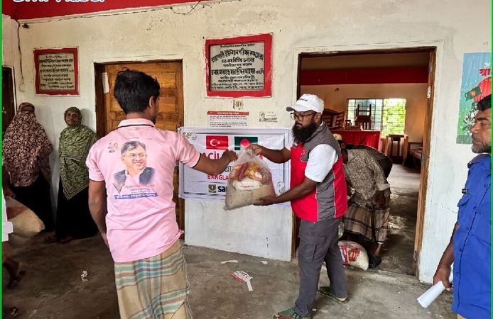Türkiye’den Bangladeş’e sel yardımı