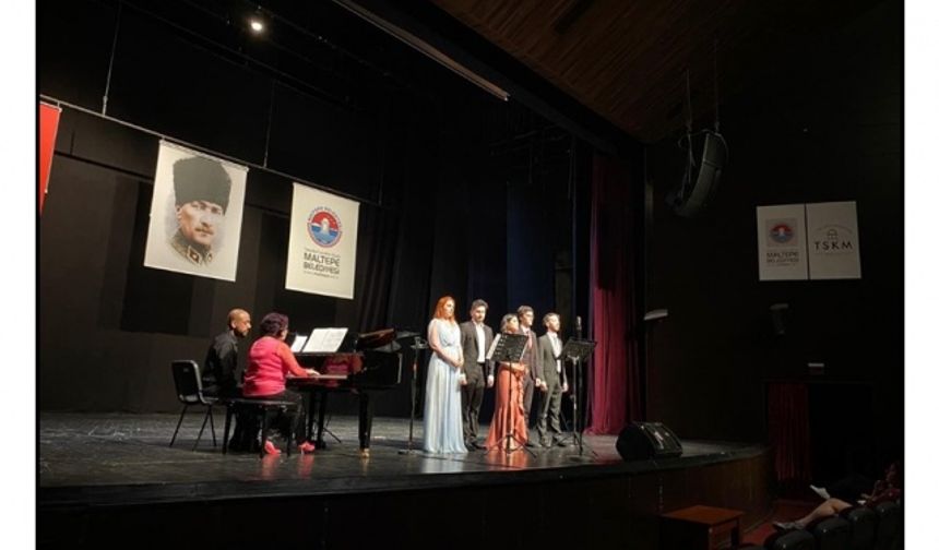 Opera aşkı sahneye taşındı