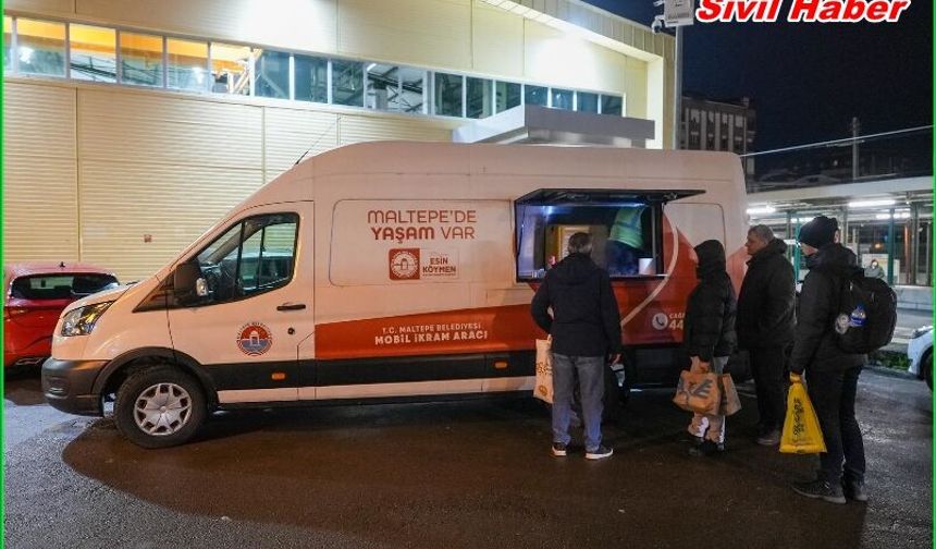 Maltepe Belediyesi’nden vatandaşlara sıcak çorba ikramı