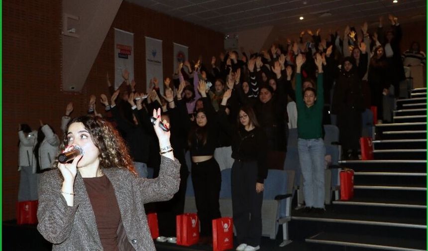 Maltepeli genç kızlara bağımlılık semineri ve hijyen eğitimi