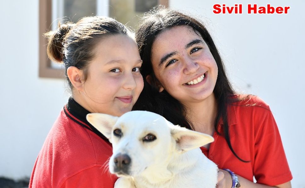 Öğrencilerden Patili Dostlarımıza Ziyaret