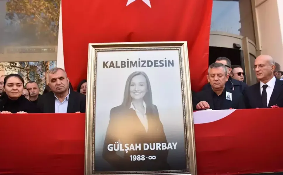 Şehzadeler Belediye Başkanı Gülşah Durbay'a veda! Özgür Özel gözyaşlarını tutamadı