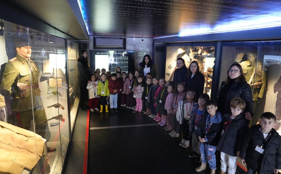 Kreş Öğrencilerinden Çanakkale Savaşları Mobil Müzesine Ziyaret
