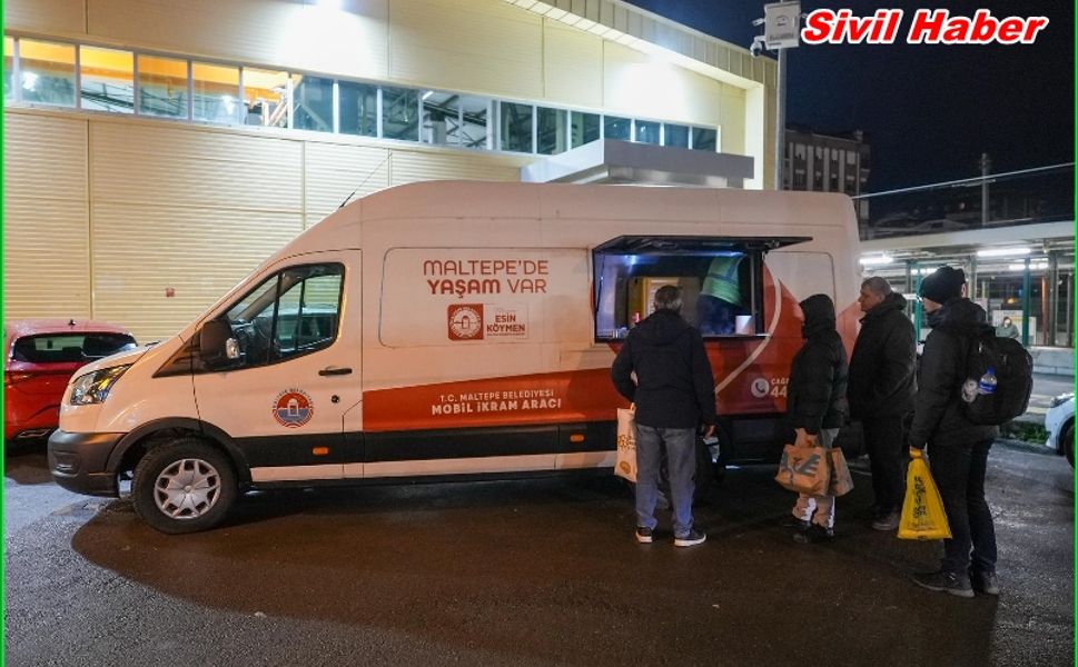 Maltepe Belediyesi’nden vatandaşlara sıcak çorba ikramı