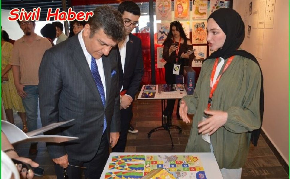 İstanbul Yeni Yüzyıl Üniversitesi’nde TRACE - Grafik Tasarım Bitirme Projesi Sergisi Açıldı